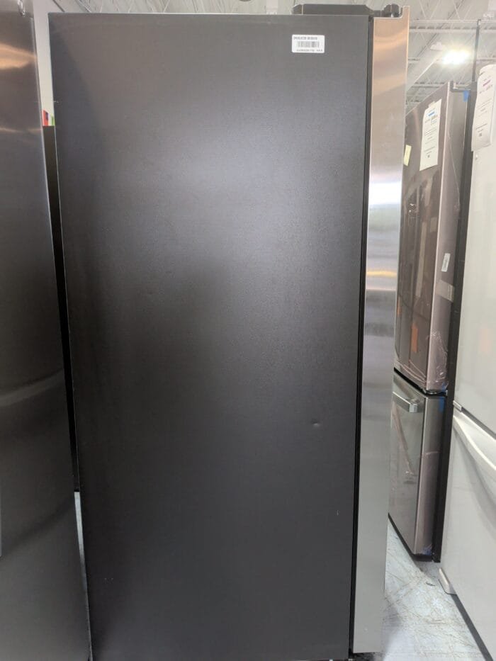 GE GSS28NYYFS 27.9 Cu. Ft. Side-By-Side Refrigerator with Extra Tall Dispenser and In-Door Icemaker - Image 4