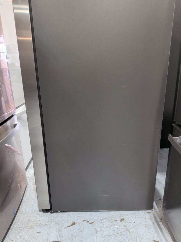GE GSS28NYYFS 27.9 Cu. Ft. Side-By-Side Refrigerator with Extra Tall Dispenser and In-Door Icemaker - Image 5