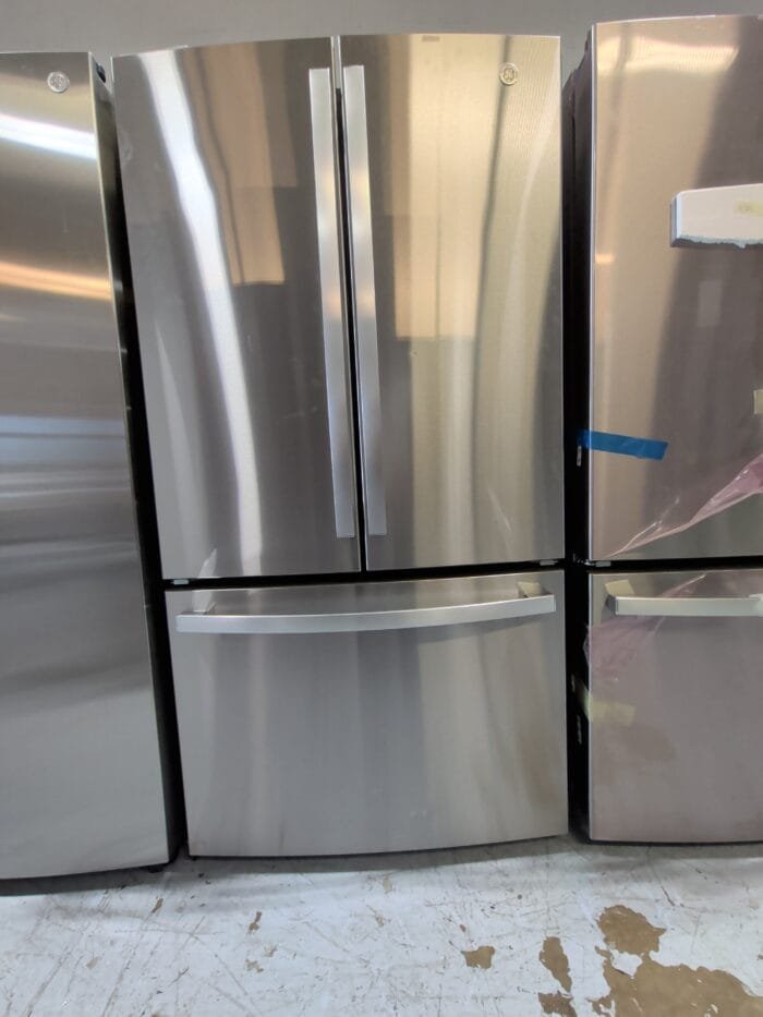 GE GNE27JYMFS 27.0 Cu. Ft. Fingerprint Resistant French-Door Refrigerator - Image 2