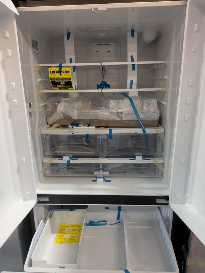 GE GNE27JYMFS 27.0 Cu. Ft. Fingerprint Resistant French-Door Refrigerator - Image 3