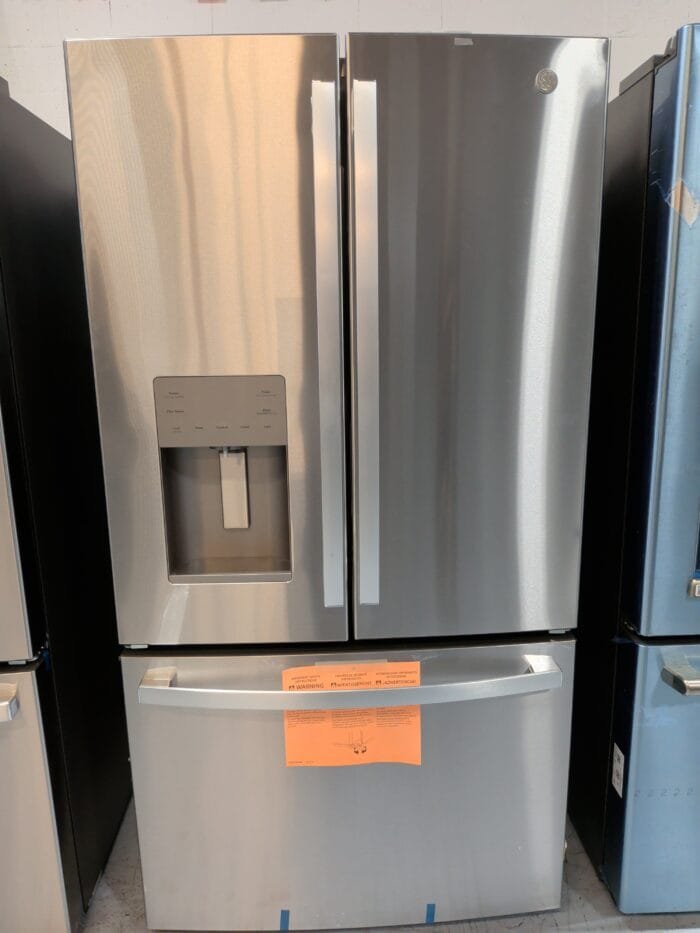 GE GFE26JYMFS 5.6 Cu. Ft. Fingerprint Resistant Stainless Steel French Door Refrigerator - Image 2