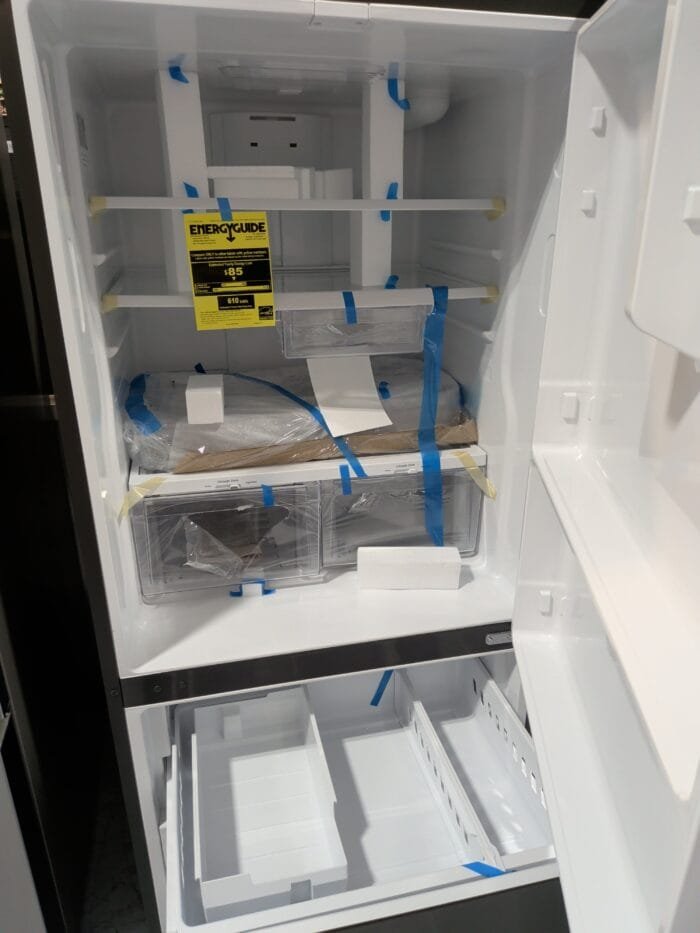 GE GDE25EYKFS 24.8 Cu. Ft. Bottom-Freezer Refrigerator - Image 3