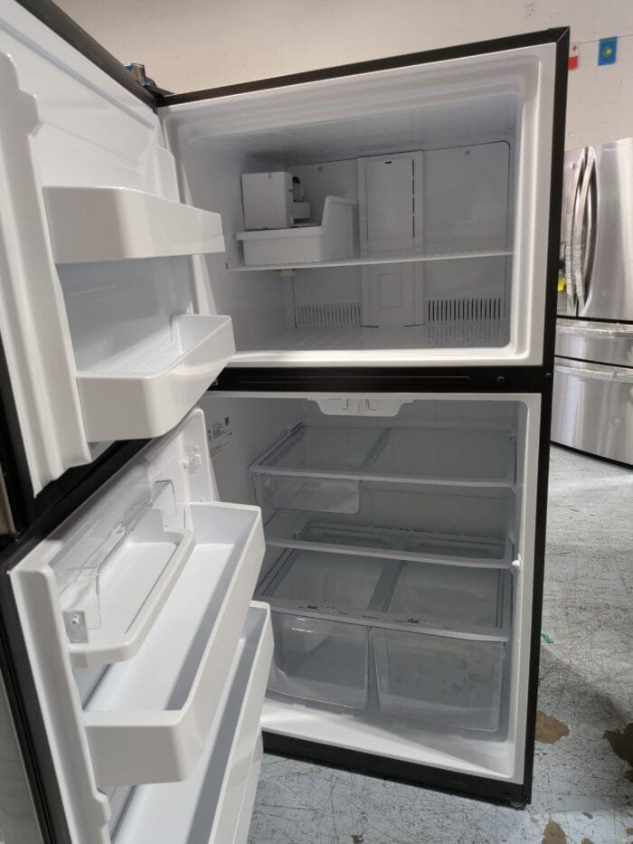 GE GIE21GSHSS Energy Star 21.2 Cu. Ft. Stainless Top-Freezer Refrigerator - Image 3