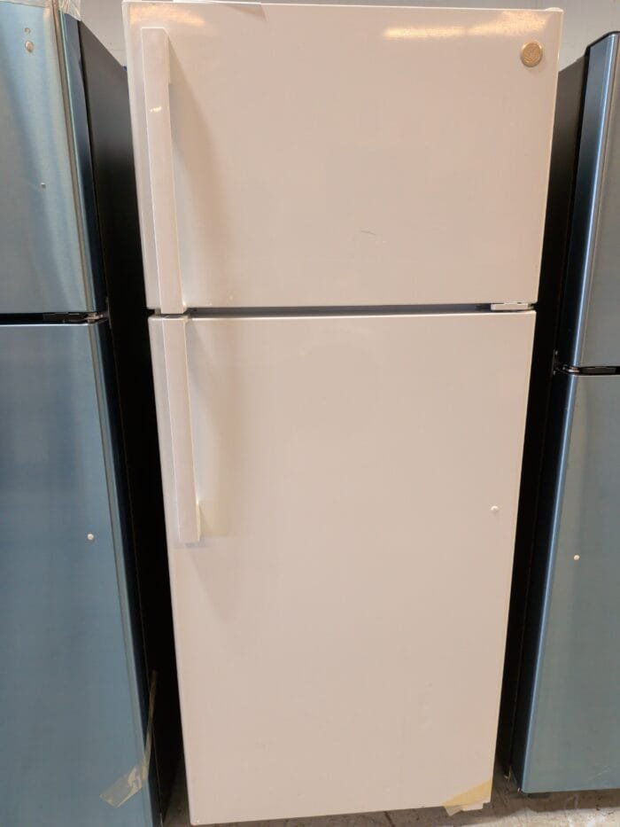 GE GTS18HGNRWW 17.5 Cu Ft Top Freezer Refrigerator - Image 2