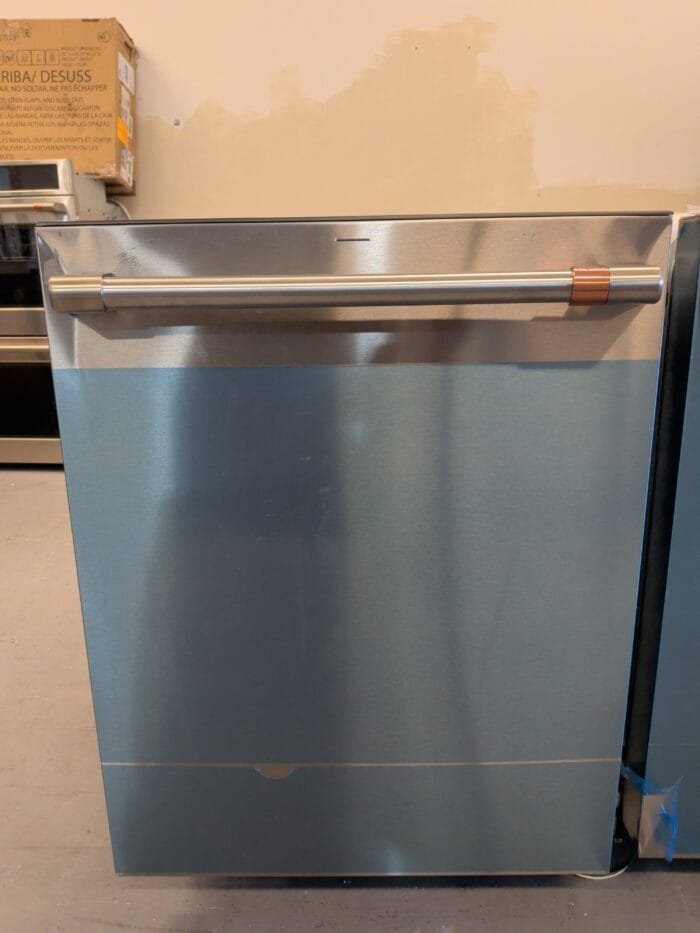 CDT858P2VS1 CAFÉ  Stainless Interior Smart Dishwasher with Ultra Wash Top Rack and Dual Convection Ultra Dry, 44 dBA - Image 2