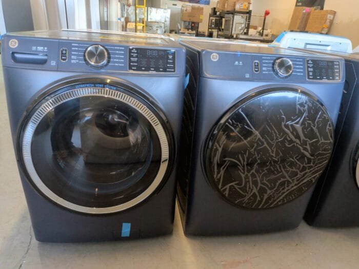 GE GFW550SPRRS 4.8 cu. ft. Smart Sapphire Blue Front Load Washer with OdorBlock UltraFresh Vent System and Sanitize with Oxi & GFD55ESPRRS 7.8 cu. ft. Smart Front Load Electric Dryer in Sapphire Blue with Sanitize Cycle - Image 2