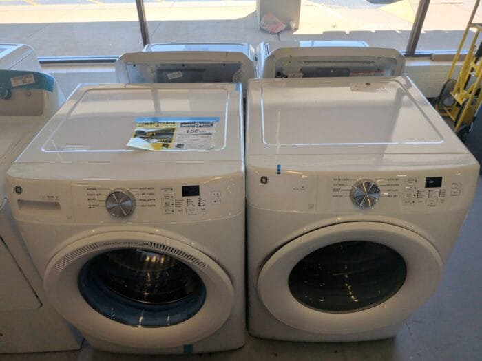 GE GFW350SSYWW 4.6 cu. ft. Smart Front Load Washer in White with UltraFresh Vent System and OdorBlock & GFD35ESSYWW 7.8 cu. ft. Capacity Smart Front Load Electric Dryer - Image 3
