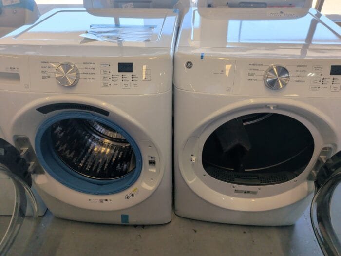 GE GFW350SSYWW 4.6 cu. ft. Smart Front Load Washer in White with UltraFresh Vent System and OdorBlock & GFD35ESSYWW 7.8 cu. ft. Capacity Smart Front Load Electric Dryer - Image 4