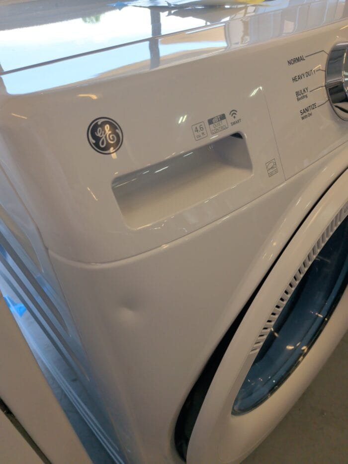 GE GFW350SSYWW 4.6 cu. ft. Smart Front Load Washer in White with UltraFresh Vent System and OdorBlock & GFD35ESSYWW 7.8 cu. ft. Capacity Smart Front Load Electric Dryer - Image 5