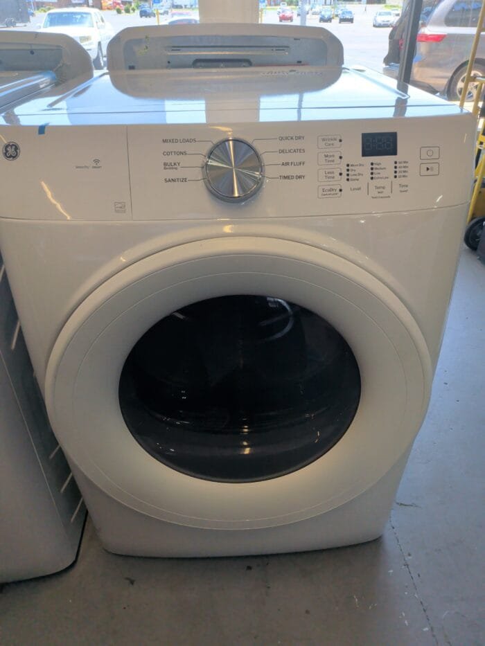 GE GFW350SSYWW 4.6 cu. ft. Smart Front Load Washer in White with UltraFresh Vent System and OdorBlock & GFD35ESSYWW 7.8 cu. ft. Capacity Smart Front Load Electric Dryer - Image 8