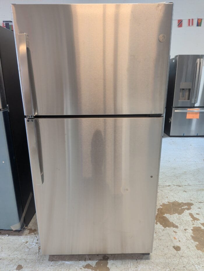 GE GIE22JSNRSS  Energy Star 21.9 Cu. Ft. Top-Freezer - Image 2