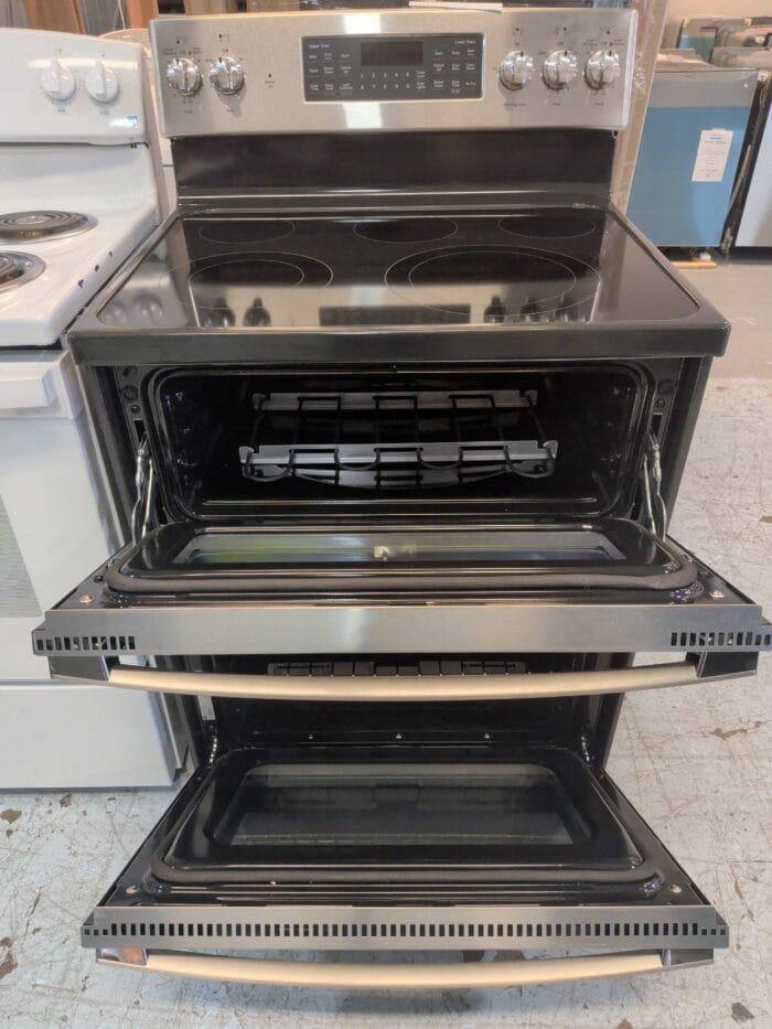 GE JBS86SPSS 30" Electric Double Oven Convection Range - Image 3