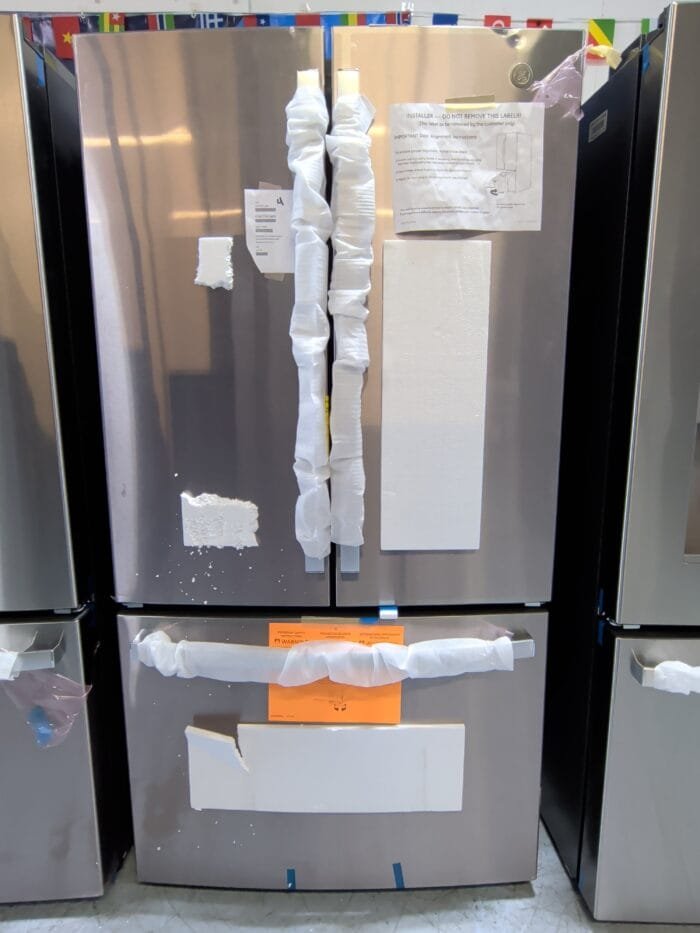 GE GNE27JYMFS 27.0 Cu. Ft. Fingerprint Resistant French-Door Refrigerator - Image 2