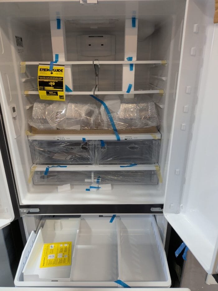 GE GNE27JYMFS 27.0 Cu. Ft. Fingerprint Resistant French-Door Refrigerator - Image 3