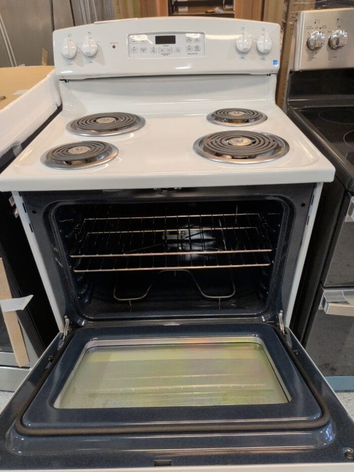 GE JB256DMWW 30" Free-Standing Electric Range - Image 3