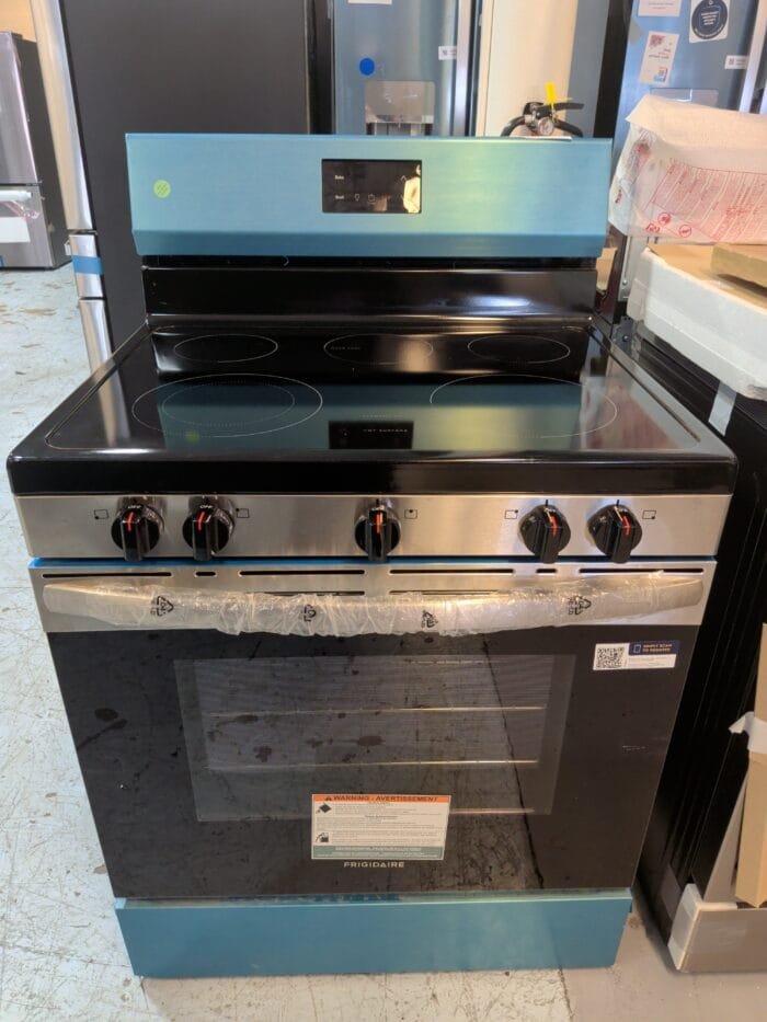 FCRE3052BS Frigidaire 30" Electric Range - Image 2