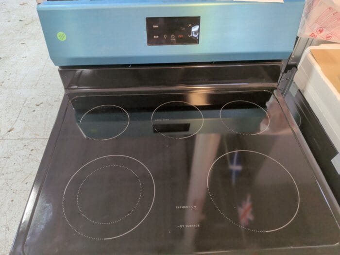 FCRE3052BS Frigidaire 30" Electric Range - Image 4