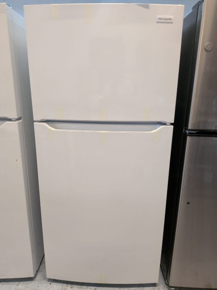 FFTR1835VW Frigidaire 30 in. 18.3 cu. ft. Top Freezer Refrigerator, Garage Ready - Image 2
