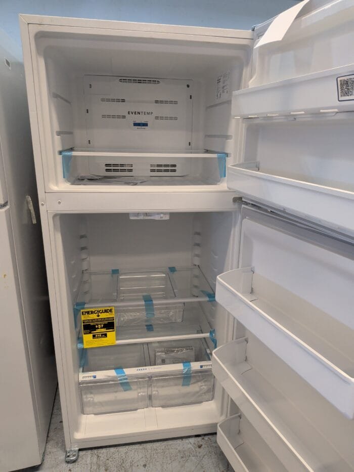 FFTR1835VW Frigidaire 30 in. 18.3 cu. ft. Top Freezer Refrigerator, Garage Ready - Image 3