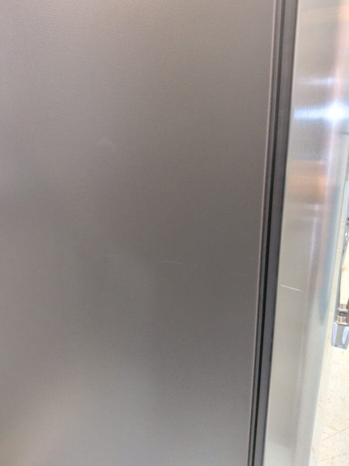 GE GSE25GYPFS 25.3 Cu. Ft. Side-by-Side Refrigerator - Image 4