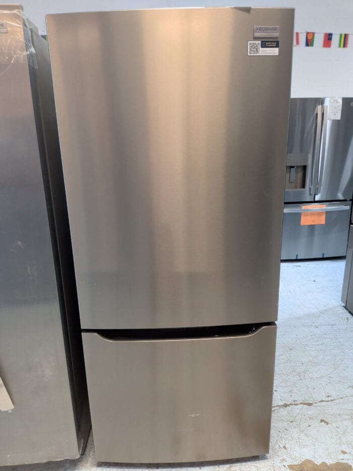 GRBN2012AF Frigidaire Gallery 20 Cu. Ft. Standard-Depth Bottom Freezer Refrigerator - Image 2