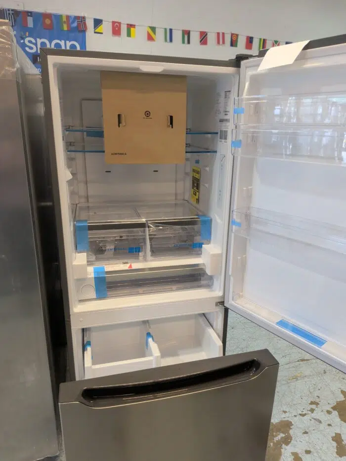 GRBN2012AF Frigidaire Gallery 20 Cu. Ft. Standard-Depth Bottom Freezer Refrigerator - Image 3
