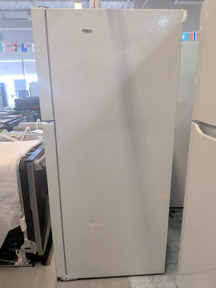 FFTR2045VW Frigidaire 30 in. 20 cu. ft. Garage Ready Top Freezer Refrigerator in White - Image 4