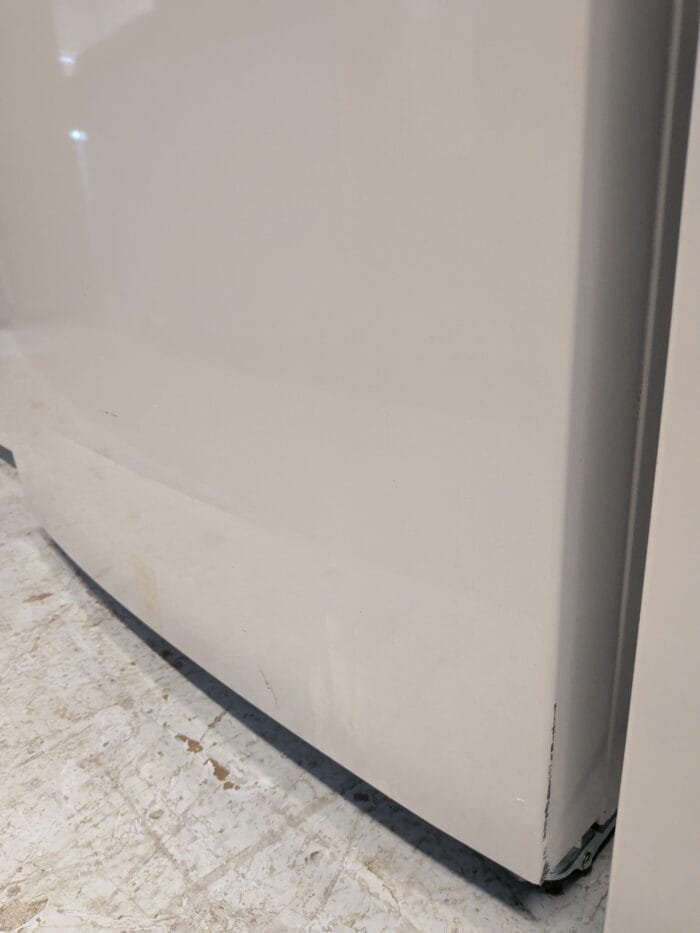 FFTR2045VW Frigidaire 30 in. 20 cu. ft. Garage Ready Top Freezer Refrigerator in White - Image 8