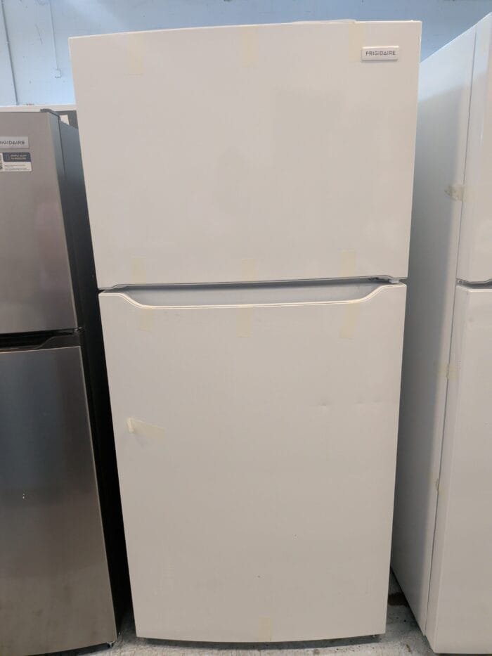 FFTR1835VW Frigidaire 30 in. 18.3 cu. ft. Top Freezer Refrigerator, Garage Ready - Image 2