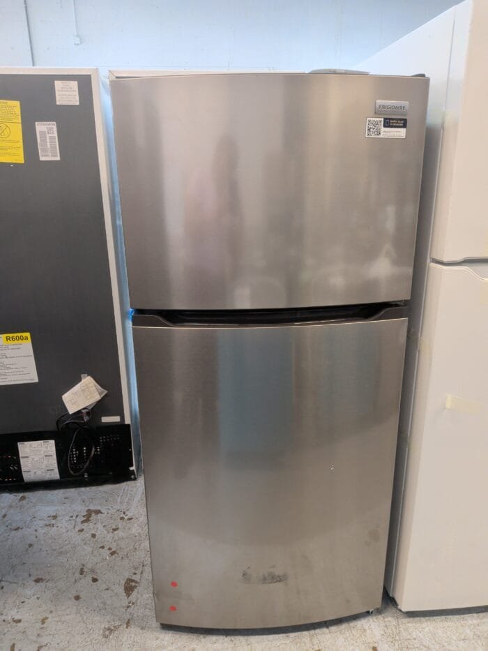 FFHT1425VV Frigidaire 14 Cu. Ft. Top Freezer Refrigerator - Image 2