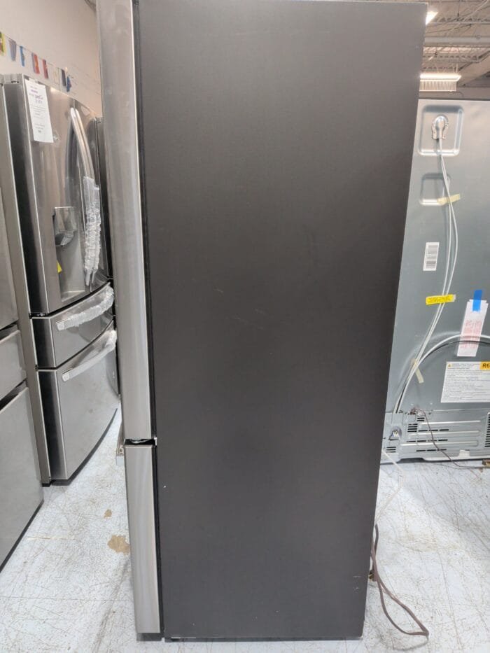 GE GWE22JYMFS 21.9 Cu. Ft. Fingerprint Resistant Counter-Depth French-Door Refrigerator - Image 4